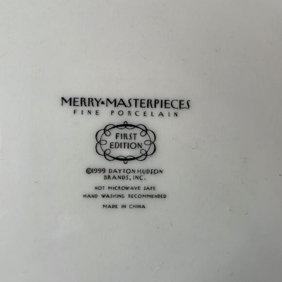 Merry Masterpieces Holiday Plates - Picture 6 of 10